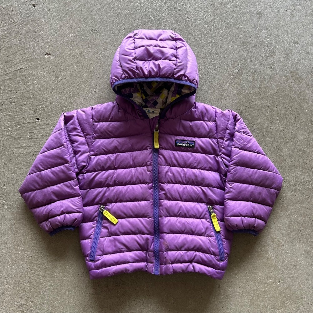 Patagonia Baby Reversible Down Sweater Hoody Jacket Size 3T Purple Geometric